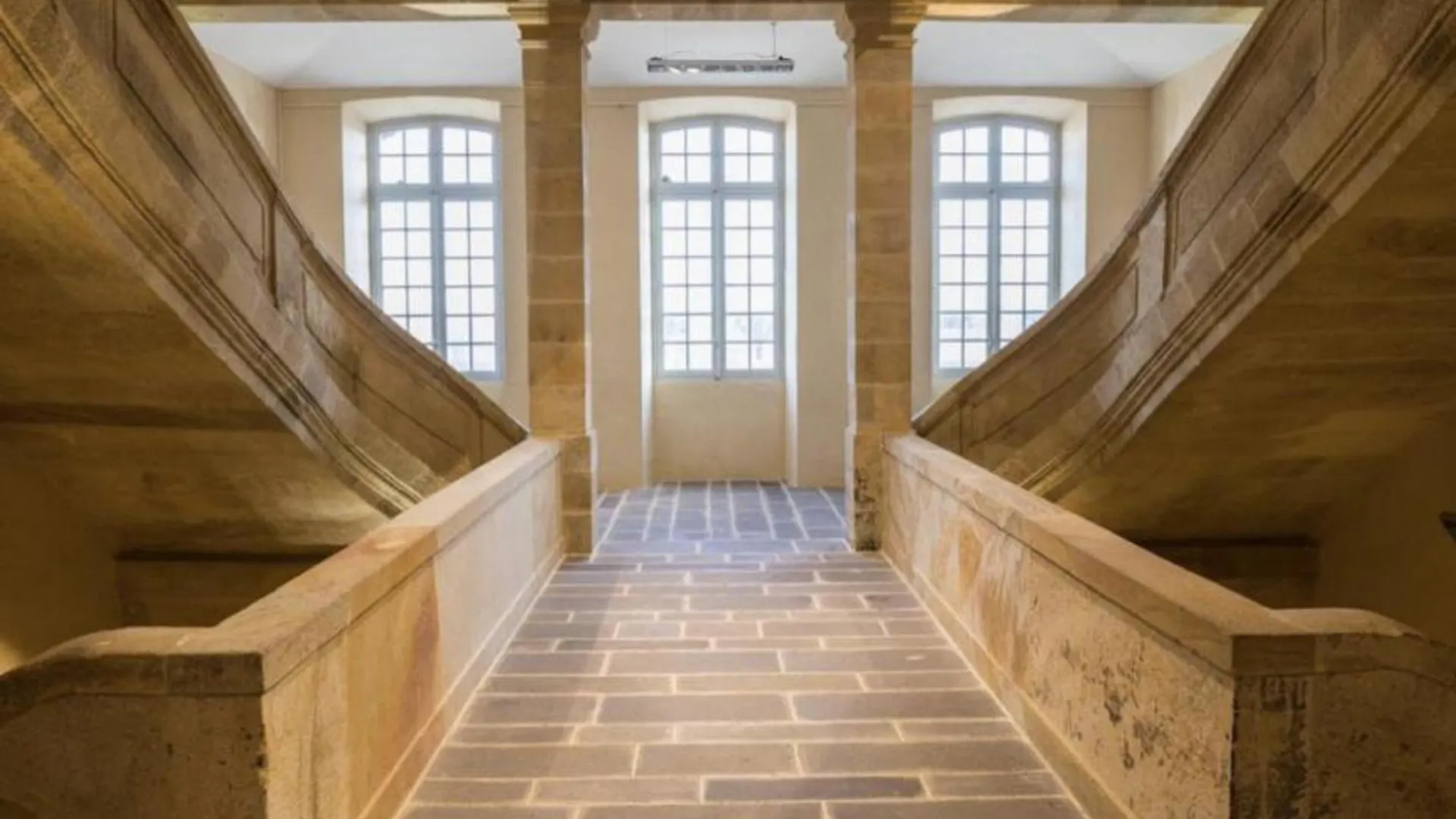 Maison Renovee Avec Jardin Clos, Proche Du Centre Historique, Ideale Pour Famille Ou Teletravail - Fr-1-489-439 Moulins  Moulins (Allier)